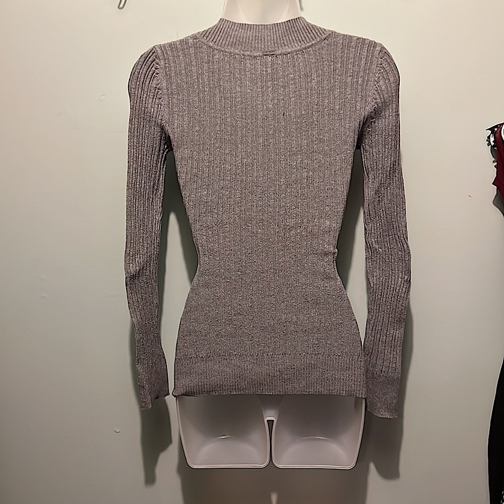 Fitted Sweatshirt - Picture 2 of 4